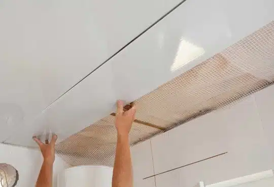 dernière lame d'un lambris en PVC