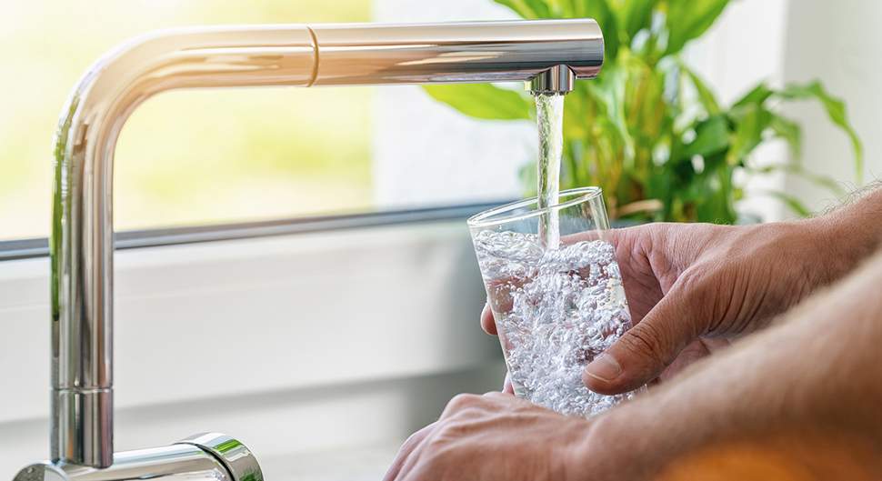 Comment améliorer la qualité de votre eau potable à la maison