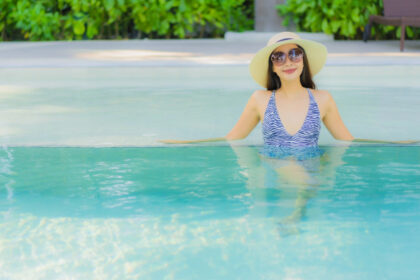 Piscine lagon au jardin : l'effet plage sans quitter chez soi
