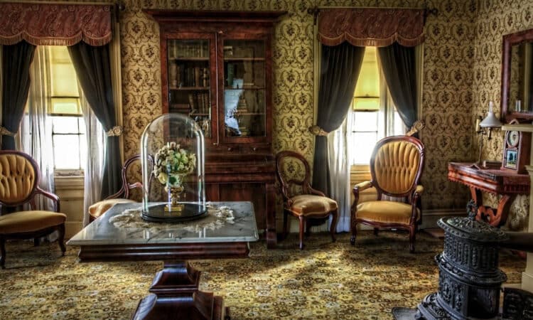 Pourquoi consulter un guide en ligne pour aménager sa maison ?