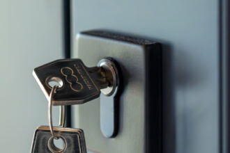 Refaire une clé ou changer de serrure : comment s'y retrouver sans se faire piéger ?