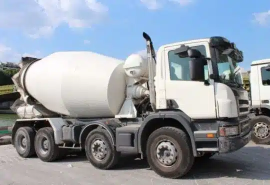 Camion-toupie béton