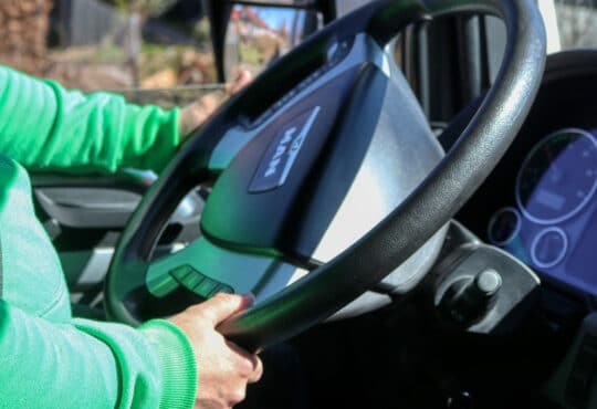 Véhicule utilitaire avec chauffeur : que faut-il savoir ?